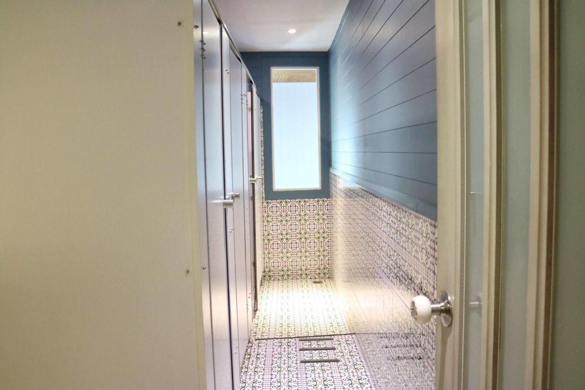 בנגקוק Golden Mountain Hostel מראה חיצוני תמונה