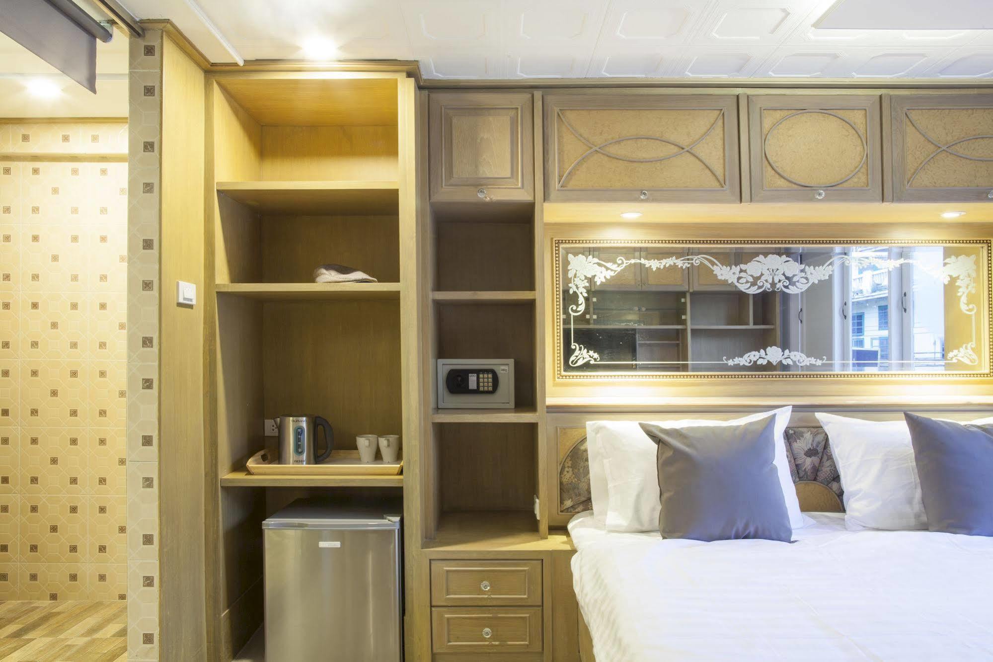 בנגקוק Golden Mountain Hostel מראה חיצוני תמונה