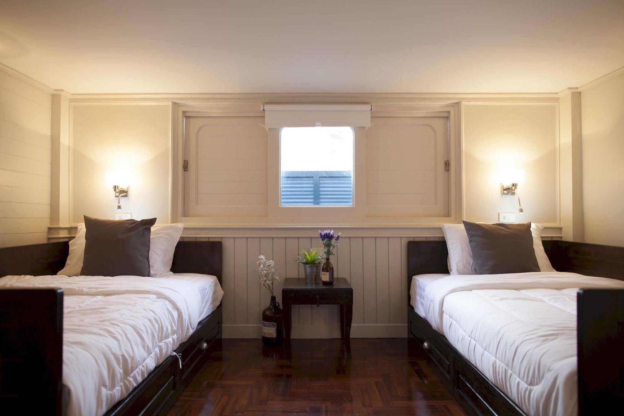 בנגקוק Golden Mountain Hostel מראה חיצוני תמונה