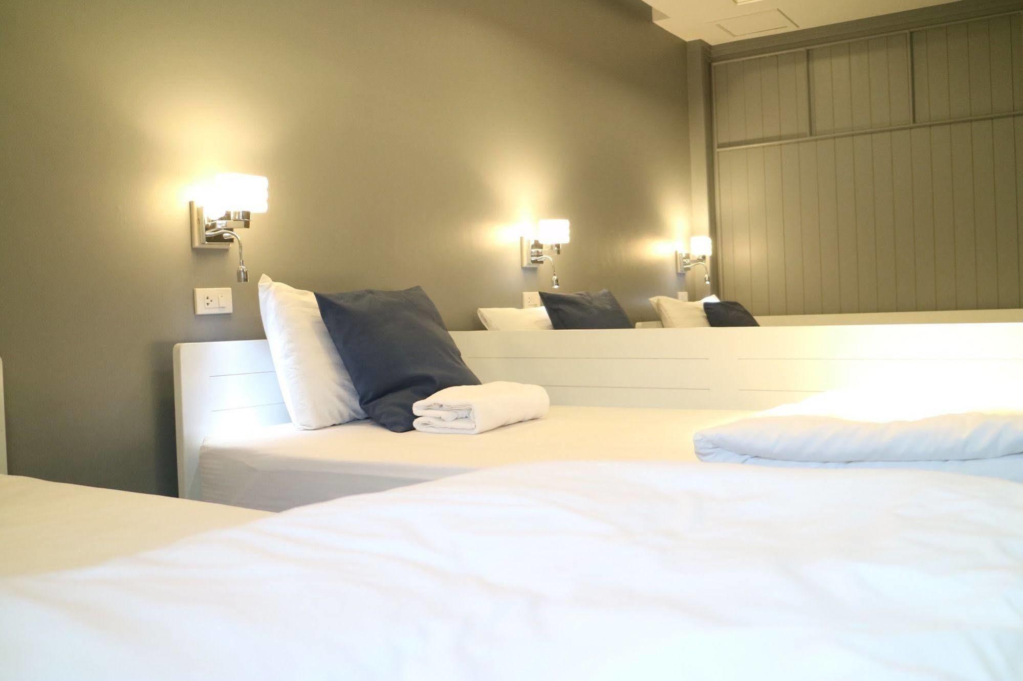 בנגקוק Golden Mountain Hostel מראה חיצוני תמונה