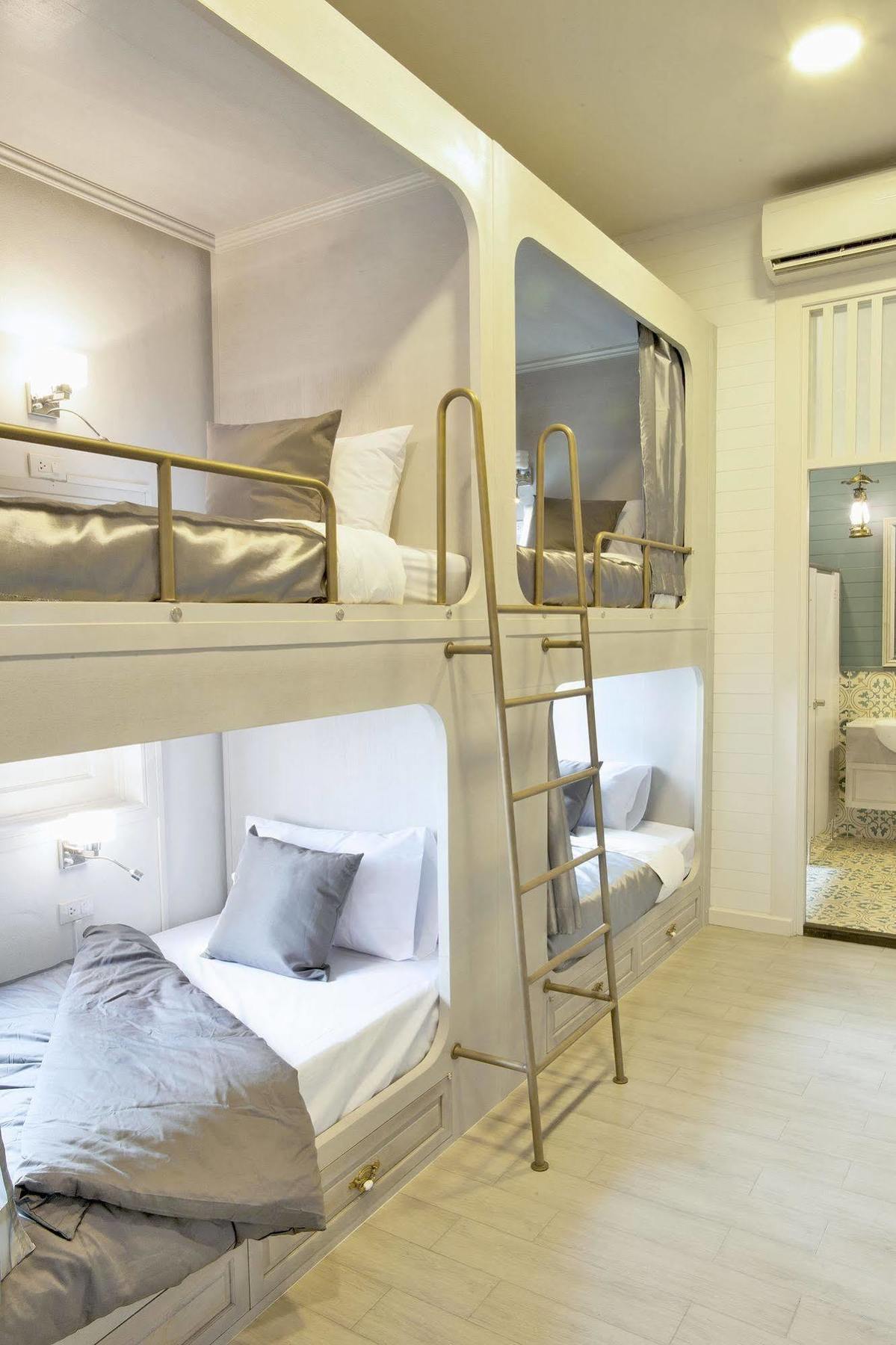 בנגקוק Golden Mountain Hostel מראה חיצוני תמונה