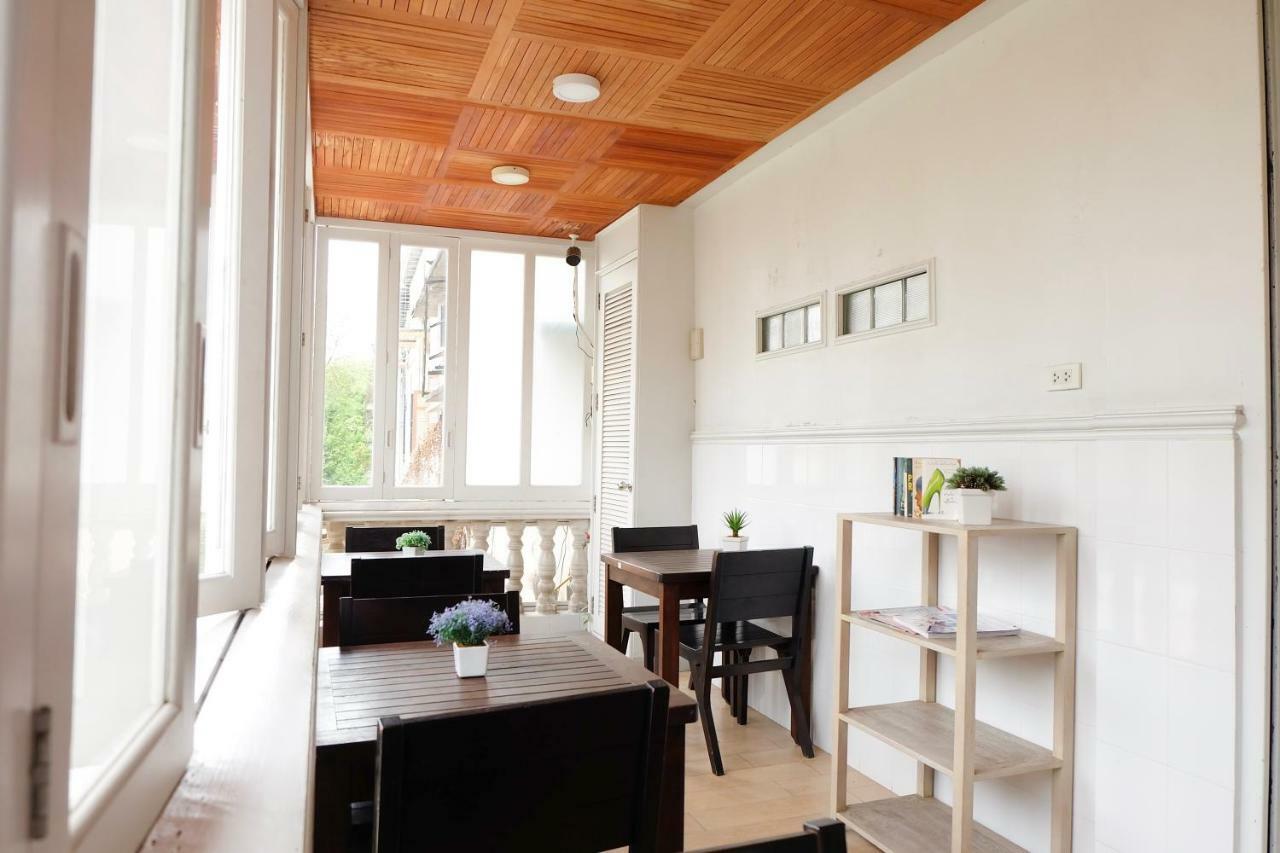 בנגקוק Golden Mountain Hostel מראה חיצוני תמונה
